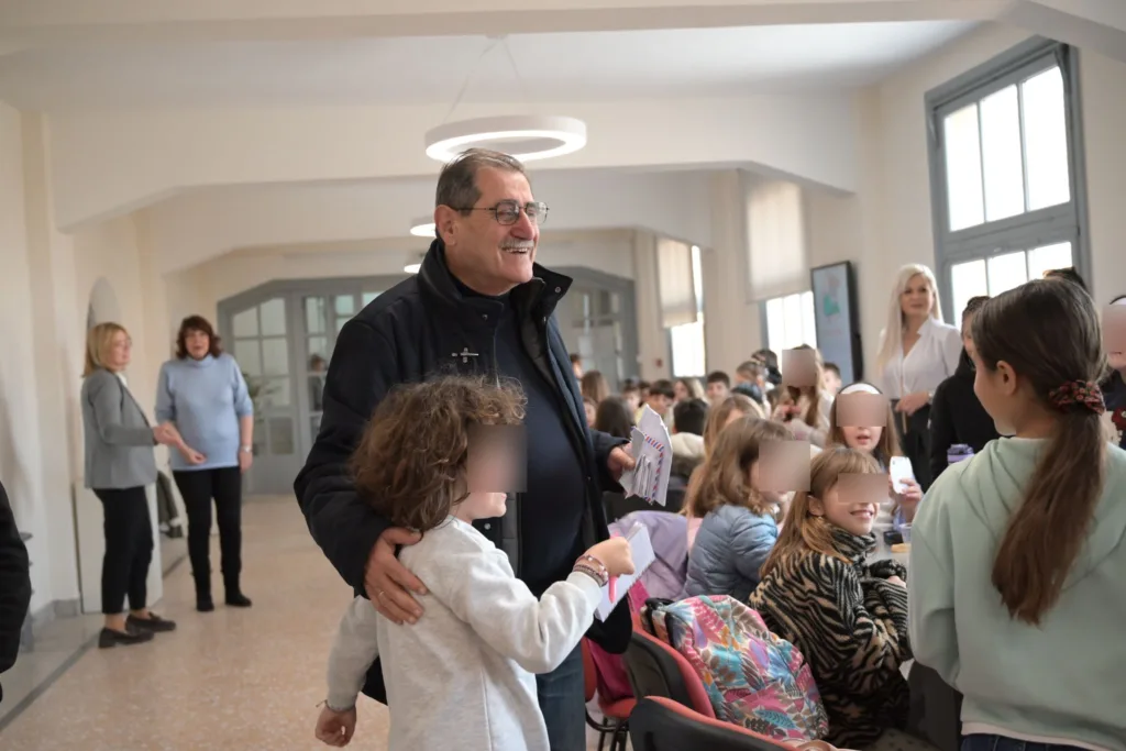 Πάτρα: Ο Κ. Πελετίδης με μαθητές - Εμφαση στην ιστορικότητα του Δημαρχείου ΦΩΤΟ 32 Πάτρα: Ο Κ. Πελετίδης με μαθητές - Εμφαση στην ιστορικότητα του Δημαρχείου ΦΩΤΟ