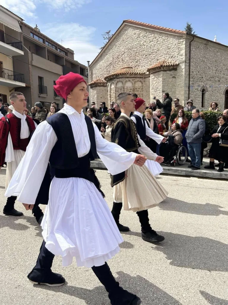 Καλάβρυτα: Ημέρα επετείου της απελευθέρωσης - Σύμβολο θυσίας, ορόσημο της εθνικής ταυτότητας ΦΩΤΟ 42 Καλάβρυτα: Ημέρα επετείου της απελευθέρωσης - Σύμβολο θυσίας, ορόσημο της εθνικής ταυτότητας ΦΩΤΟ