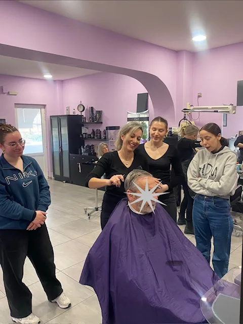 Το ΣΑΕΚ Αιγίου έκανε μάθημα σε Κομμωτήριο για «Εξειδικευμένα Χτενίσματα» ΦΩΤΟ