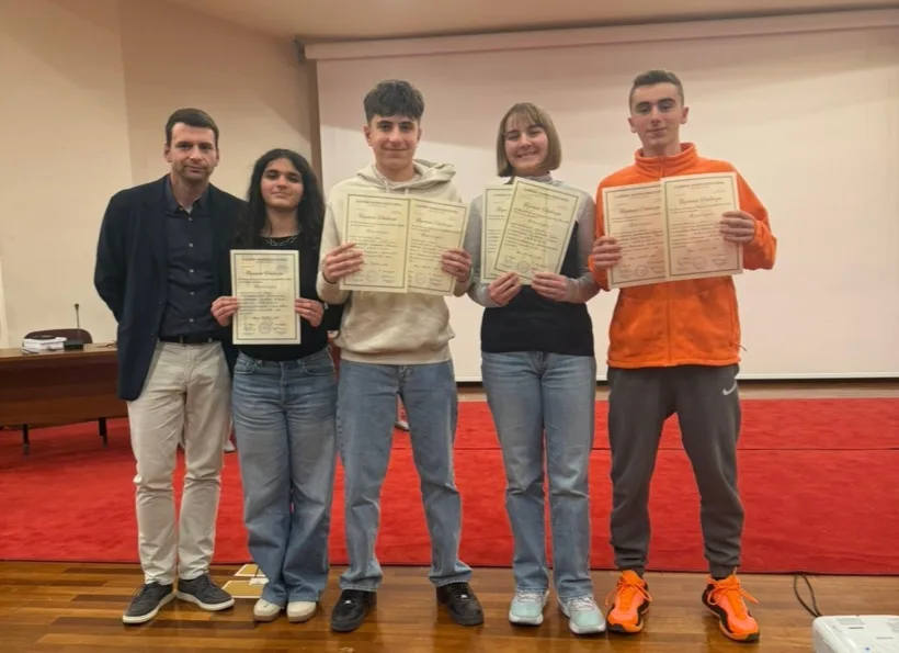 Βραβευσεις μαθητών του Αρσακείου Γυμνασίου και Λυκείου Πατρών ΦΩΤΟ