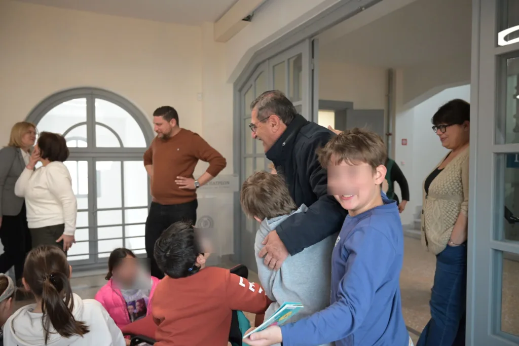 Πάτρα: Ο Κ. Πελετίδης με μαθητές - Εμφαση στην ιστορικότητα του Δημαρχείου ΦΩΤΟ 34 Πάτρα: Ο Κ. Πελετίδης με μαθητές - Εμφαση στην ιστορικότητα του Δημαρχείου ΦΩΤΟ