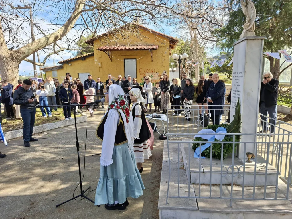 Επειτειακές εκδηλώσεις στο Ηρώον της Πλατείας Καμινίων ΦΩΤΟ 33 Επειτειακές εκδηλώσεις στο Ηρώον της Πλατείας Καμινίων ΦΩΤΟ