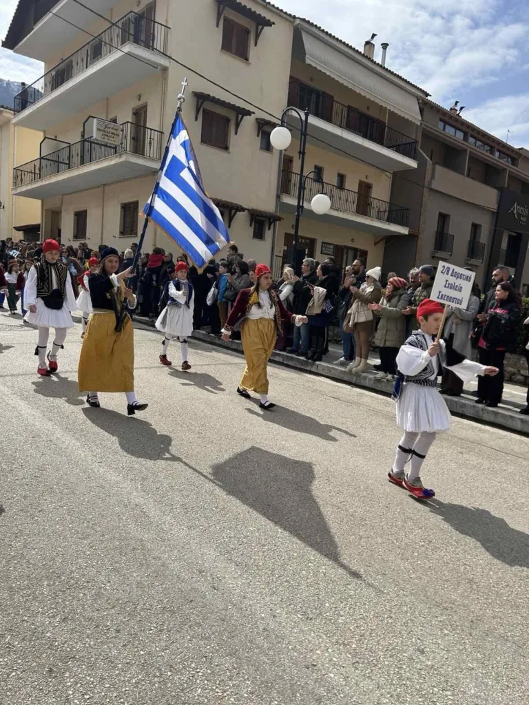 Καλάβρυτα: Ημέρα επετείου της απελευθέρωσης - Σύμβολο θυσίας, ορόσημο της εθνικής ταυτότητας ΦΩΤΟ 46 Καλάβρυτα: Ημέρα επετείου της απελευθέρωσης - Σύμβολο θυσίας, ορόσημο της εθνικής ταυτότητας ΦΩΤΟ