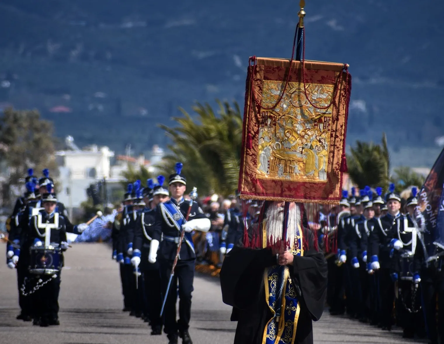 Μεσολόγγι: Το Λάβαρο της Αγίας Λαύρας στην παρέλαση, παρουσία Δένδια - Το συγκινητικό μήνυμα του πιλότου της ομάδας Ζεύς ΒΙΝΤΕΟ 4 Μεσολόγγι: Το Λάβαρο της Αγίας Λαύρας στην παρέλαση, παρουσία Δένδια - Το συγκινητικό μήνυμα του πιλότου της ομάδας Ζεύς ΒΙΝΤΕΟ