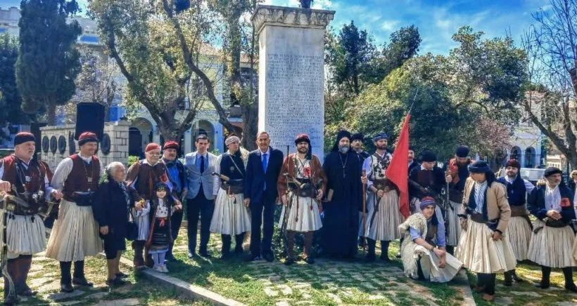 Αναπαράσταση της Ορκωμοσίας των Αγωνιστών του '21 από τους «Μωραΐτες εν Χορώ», στην Πάτρα ΦΩΤΟ