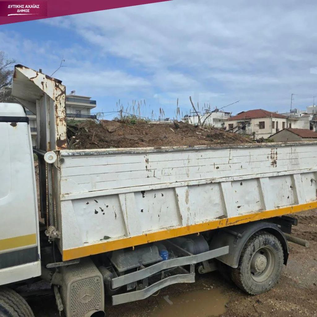 Κάτω Αχαΐα: Παράνομες και ανεξέλεγκτες «χωματερές» πολύ κοντά στην πόλη ΦΩΤΟ