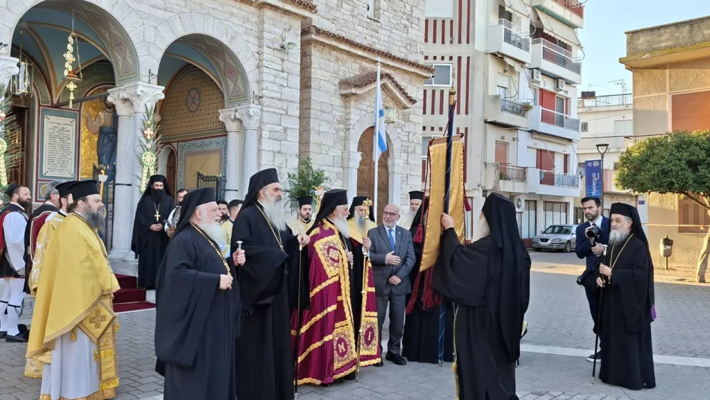 Μεσολόγγι: Η υποδοχή του Λαβάρου της Αγίας Λαύρας στον Αγιο Σπυρίδωνα - Ιστορική γέφυρα μνήμης ΦΩΤΟ