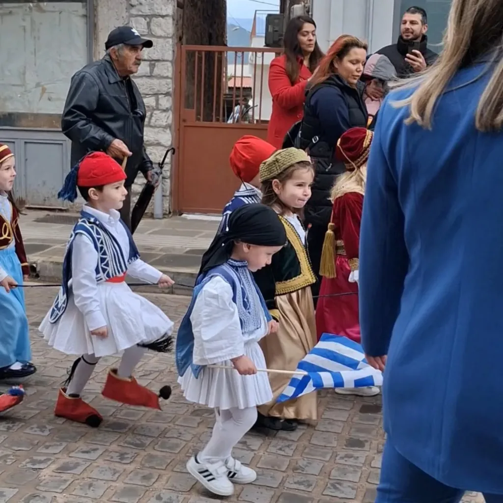 Χρόνια πολλά σε όλους τους Έλληνες, από τα ορεινά Καλαβρυτοχώρια ΦΩΤΟ 46 Χρόνια πολλά σε όλους τους Έλληνες, από τα ορεινά Καλαβρυτοχώρια ΦΩΤΟ