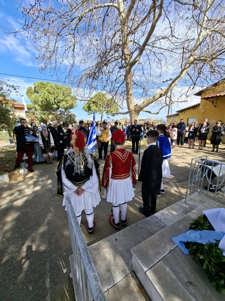 Επειτειακές εκδηλώσεις στο Ηρώον της Πλατείας Καμινίων ΦΩΤΟ 32 Επειτειακές εκδηλώσεις στο Ηρώον της Πλατείας Καμινίων ΦΩΤΟ
