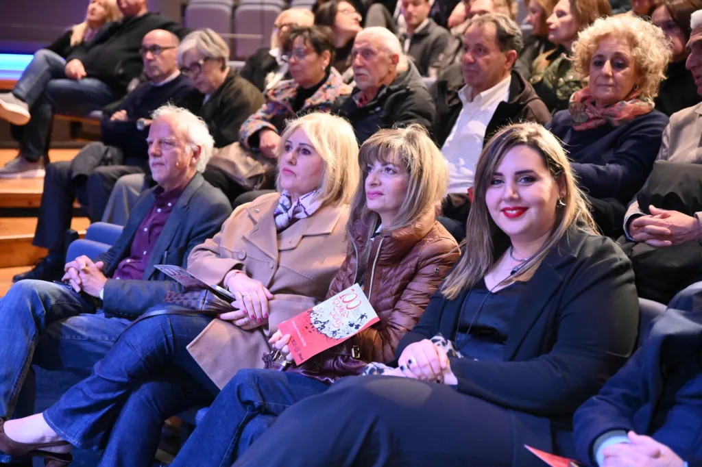 Η πρεμιέρα της παράστασης του ΔΗΠΕΘΕ «Οι ωραίοι τρελοί της Πάτρας» ΒΙΝΤΕΟ-ΦΩΤΟ