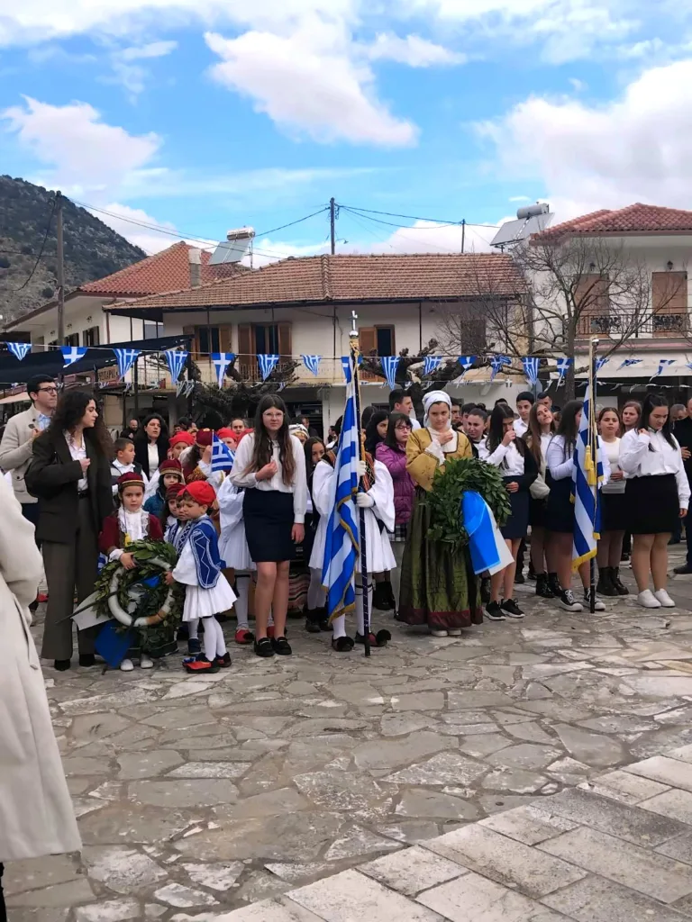 Χρόνια πολλά σε όλους τους Έλληνες, από τα ορεινά Καλαβρυτοχώρια ΦΩΤΟ 32 Χρόνια πολλά σε όλους τους Έλληνες, από τα ορεινά Καλαβρυτοχώρια ΦΩΤΟ
