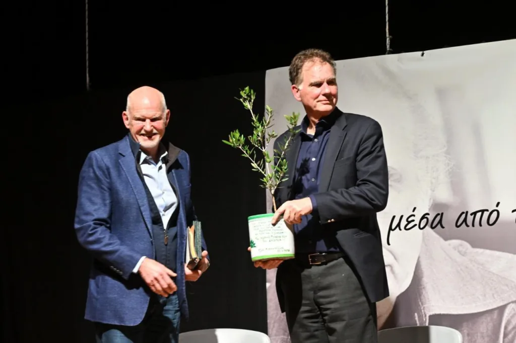 «Ο Ανδρέας Παπανδρέου μέσα από τα μάτια των παιδιών του» ΝΕΕΣ ΦΩΤΟ