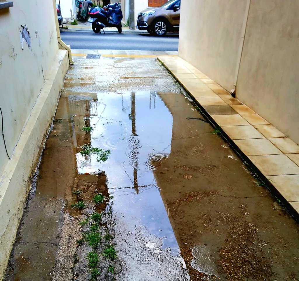 Πάτρα: Πλημμυρίζουν σπίτια από κακοτεχνία του Δήμου ΦΩΤΟ