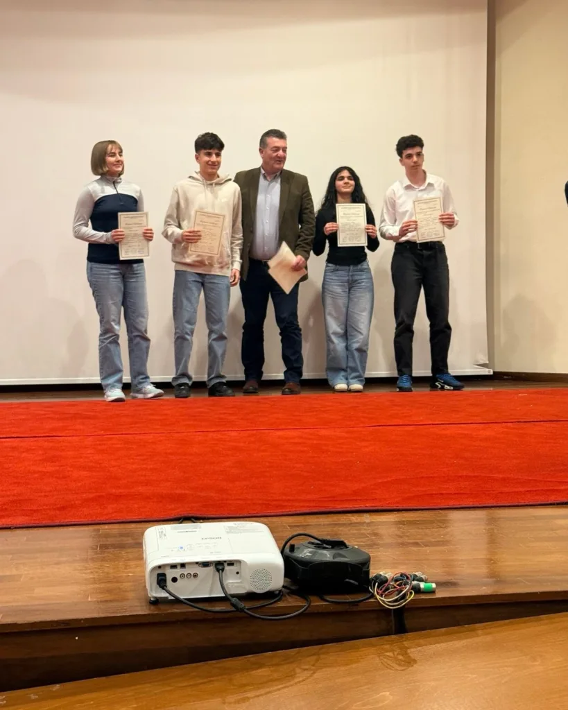 Βραβευσεις μαθητών του Αρσακείου Γυμνασίου και Λυκείου Πατρών ΦΩΤΟ