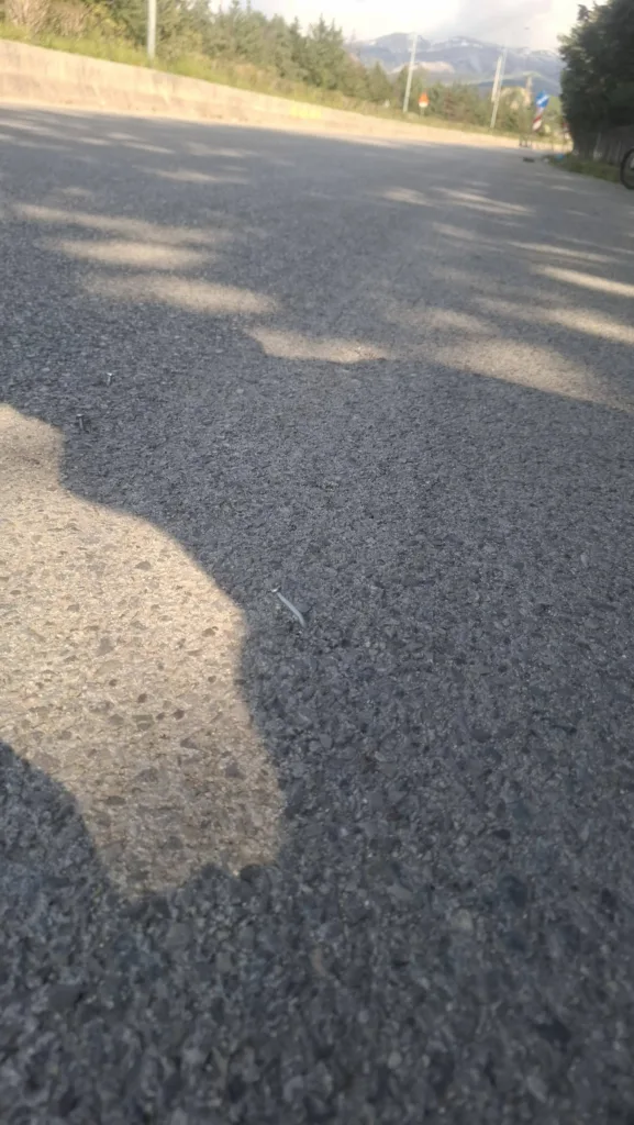 Πάτρα: «Καρφιά» στην Μίνι Περιμετρική - Τα ξέχασαν στο οδόστρωμα ΦΩΤΟ