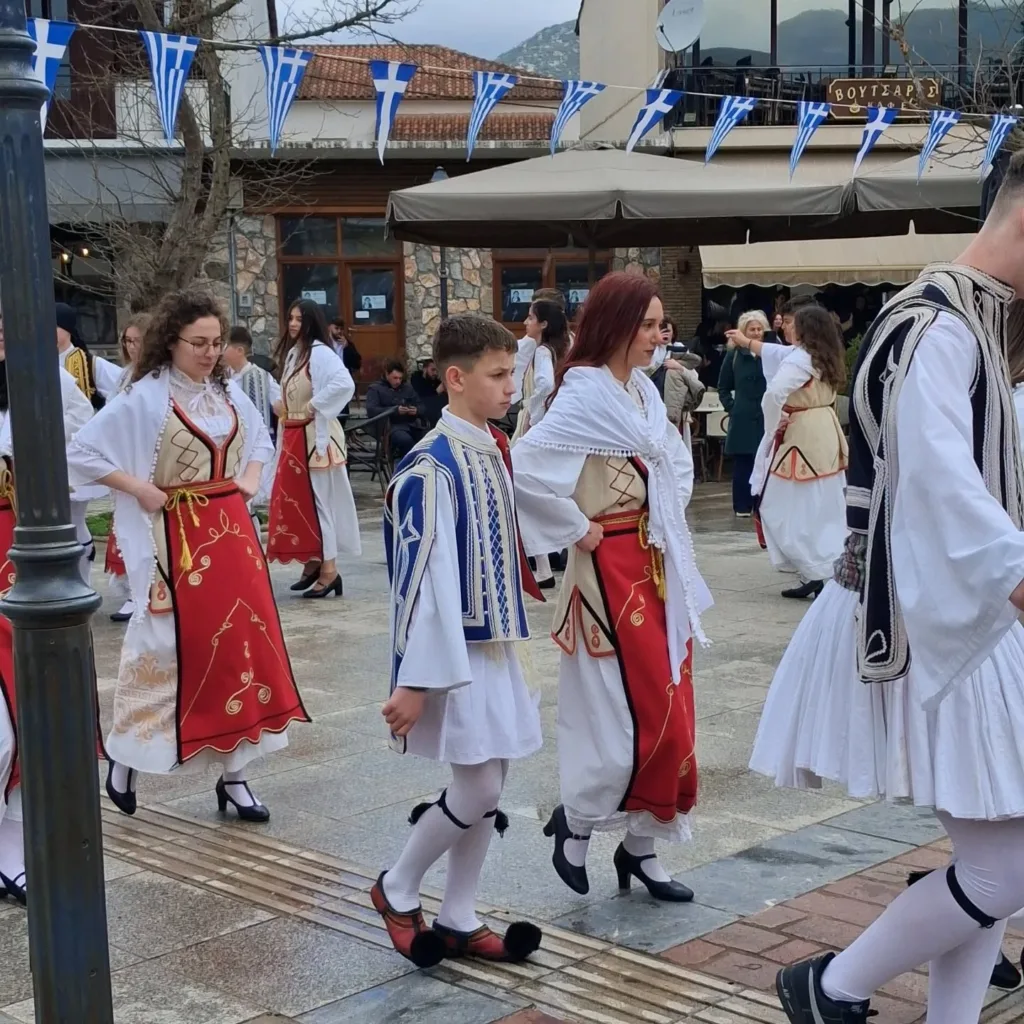 Χρόνια πολλά σε όλους τους Έλληνες, από τα ορεινά Καλαβρυτοχώρια ΦΩΤΟ 41 Χρόνια πολλά σε όλους τους Έλληνες, από τα ορεινά Καλαβρυτοχώρια ΦΩΤΟ