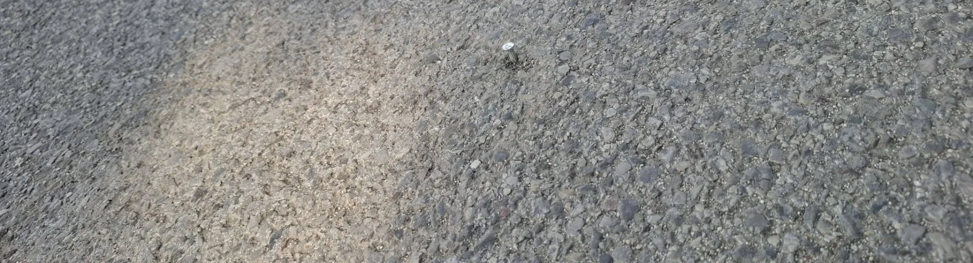 Πάτρα: «Καρφιά» στην Μίνι Περιμετρική - Τα ξέχασαν στο οδόστρωμα ΦΩΤΟ