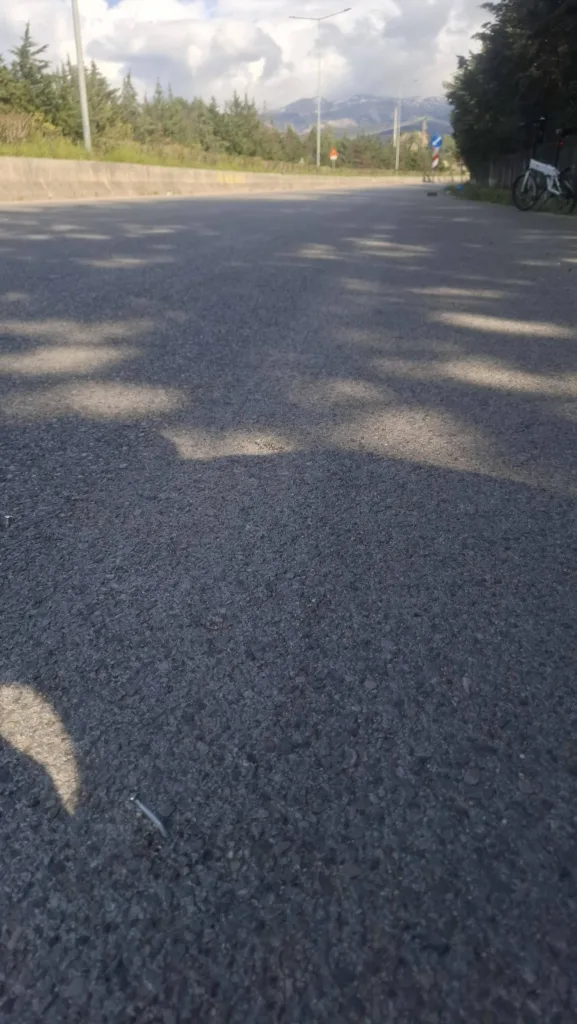 Πάτρα: «Καρφιά» στην Μίνι Περιμετρική - Τα ξέχασαν στο οδόστρωμα ΦΩΤΟ