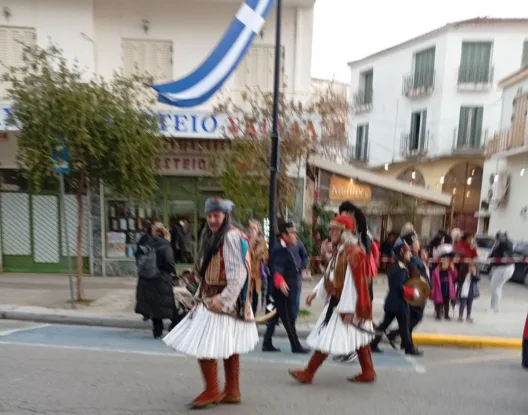 Με «σημαία» την παράδοση τίμησαν το 1821 στο Φαρραί Αχαΐας ΦΩΤΟ