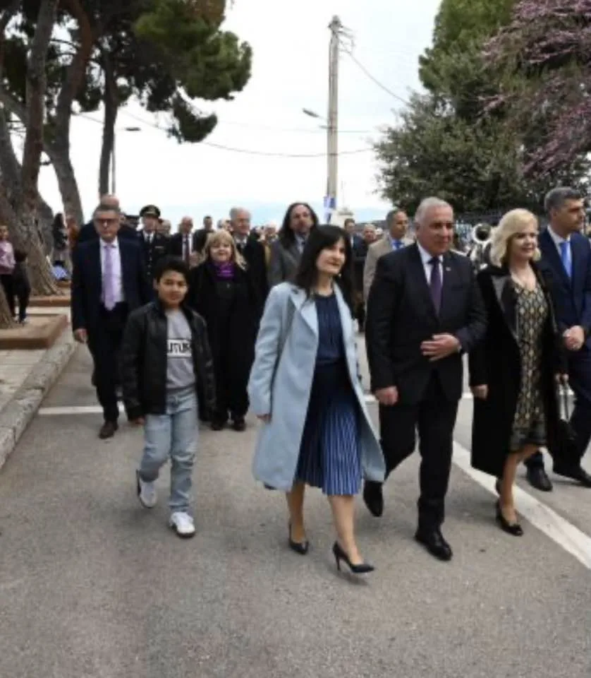 Αίγιο: Παρών στην Επέτειο του '21 το κόμμα Κασσελάκη - «Ημέρα ευθύνης...» ΦΩΤΟ