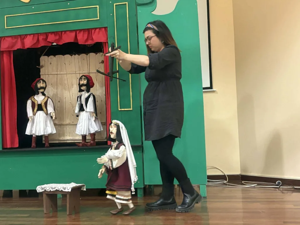 Eορταστική εκδήλωση για την 25η Μαρτίου στην ΕΠΑΣ Πάτρας ΦΩΤΟ