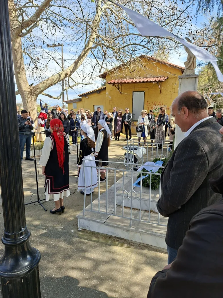 Επειτειακές εκδηλώσεις στο Ηρώον της Πλατείας Καμινίων ΦΩΤΟ 35 Επειτειακές εκδηλώσεις στο Ηρώον της Πλατείας Καμινίων ΦΩΤΟ