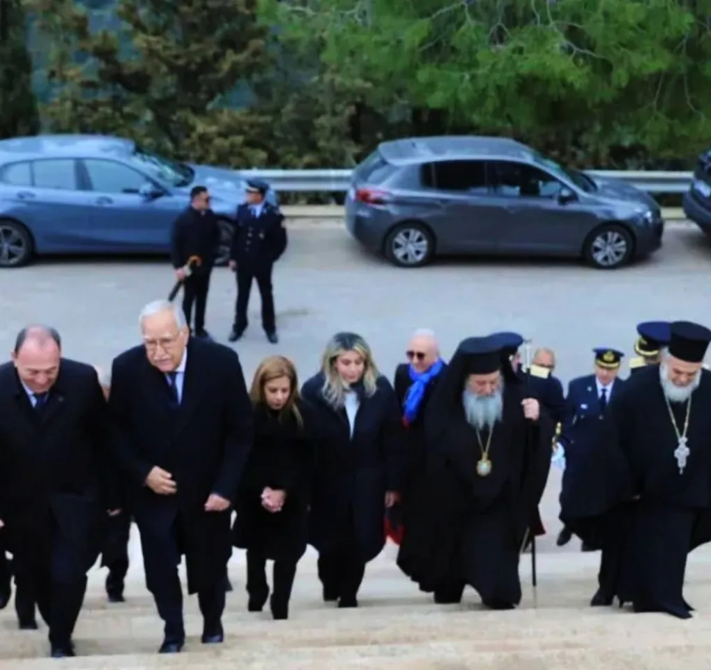 Καλάβρυτα: Επαναλειτουργία του Οδοντωτού από την υφυπουργό Τουρισμού Α.Καραμανλή - «Η αναστολή του δεν ζυγίστηκε σωστά» ΦΩΤΟ 25 Καλάβρυτα: Επαναλειτουργία του Οδοντωτού από την υφυπουργό Τουρισμού Α.Καραμανλή - «Η αναστολή του δεν ζυγίστηκε σωστά» ΦΩΤΟ