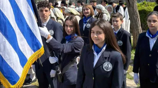 Ιστορία και υπερηφάνεια στα Αρσάκεια Σχολεία Πατρών ΦΩΤΟ