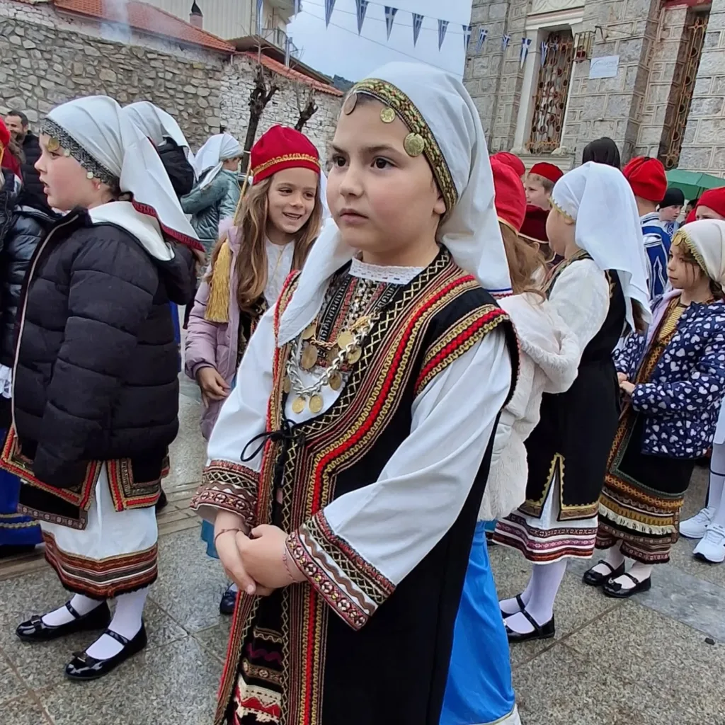 Χρόνια πολλά σε όλους τους Έλληνες, από τα ορεινά Καλαβρυτοχώρια ΦΩΤΟ 45 Χρόνια πολλά σε όλους τους Έλληνες, από τα ορεινά Καλαβρυτοχώρια ΦΩΤΟ