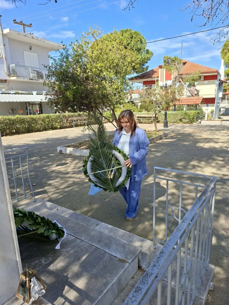 Επειτειακές εκδηλώσεις στο Ηρώον της Πλατείας Καμινίων ΦΩΤΟ 36 Επειτειακές εκδηλώσεις στο Ηρώον της Πλατείας Καμινίων ΦΩΤΟ