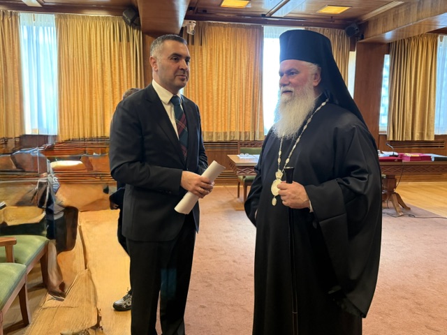 ΘΕΜΗΣ ΠΡΟΔΡΟΜΑΚΗΣ: Από το Αίγιο κατέκτησε την Αγγλία - «Η Τεχνητή νοημοσύνη δεν καλύπτει τα πάντα» - Μιλά αποκλειστικά στο Patrapress.gr