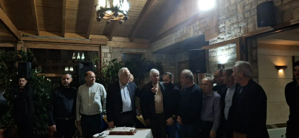 Το Χιονοδρομικό Κέντρο Καλαβρύτων, έκοψε πρωτοχρονιάτικη πίτα με τρία φλουριά ΒΙΝΤΕΟ-ΦΩΤΟ 32 Το Χιονοδρομικό Κέντρο Καλαβρύτων, έκοψε πρωτοχρονιάτικη πίτα με τρία φλουριά ΒΙΝΤΕΟ-ΦΩΤΟ