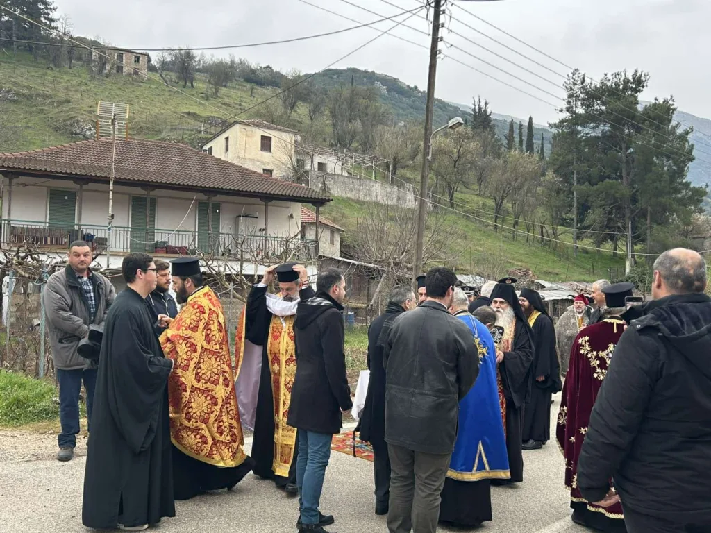 Κάλαβρυτα: Τίμησαν τον Πολιούχο τους Αγιο Αλέξιο - Η υποδοχή της Τιμίας Κάρας ΦΩΤΟ