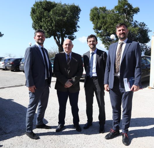 Πάτρα: Η αποστολή της Αμερικανικής Πρεσβείας στο Επιστημονικό Πάρκο ΦΩΤΟ