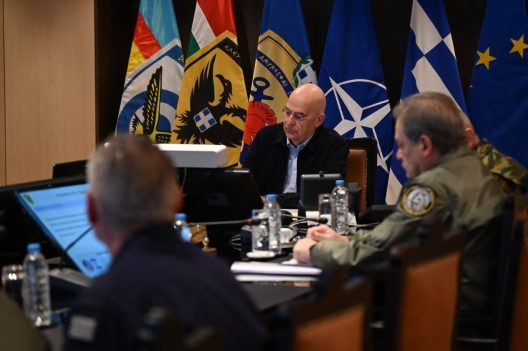 Έκτακτη σύσκεψη, με Δένδια, στο Υπουργείο Άμυνας για το Ιράν ΦΩΤΟ