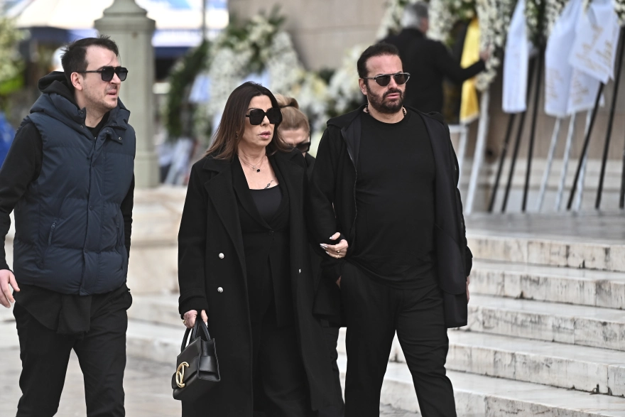 H Ελλάδα αποχαιρέτησε τη Μαρινέλλα - Οι επώνυμοι που παρευρέθηκαν στο «τελευταίο αντίο» ΦΩΤΟ