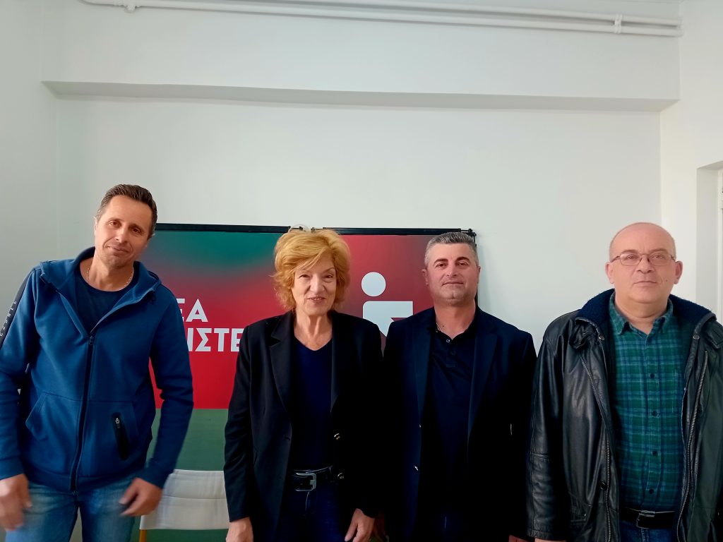 Πάτρα: Η βουλευτής Σία Αναγνωστοπούλου με Πυροσβέστες και Ταξιτζήδες ΦΩΤΟ 29 Πάτρα: Η βουλευτής Σία Αναγνωστοπούλου με Πυροσβέστες και Ταξιτζήδες ΦΩΤΟ