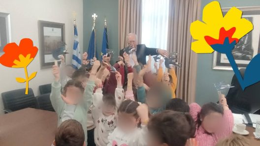 Έψαλαν στον δήμαρχο Καλαβρύτων τα κάλαντα της Ανοιξης