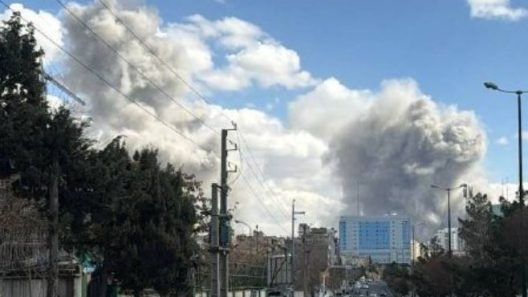 Αντίποινα Ιράν για τον θάνατο Χαμενεΐ και εκρήξεις σε χώρες του Κόλπου ΒΙΝΤΕΟ