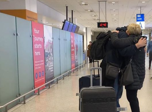 Συγκλονίζουν οι Έλληνες που επιστρέφουν από τη Μέση Ανατολή