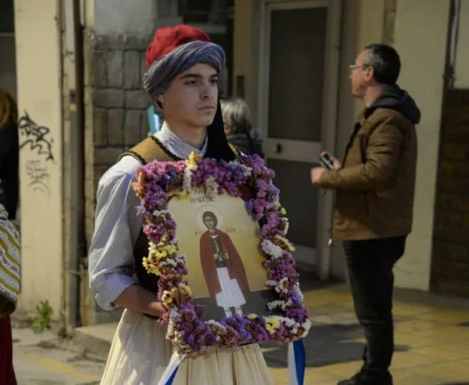 Η ιερὰ πομπὴ της Εκκλησίας και του Συλλόγου «Μωραΐτες εν χορώ» ΦΩΤΟ