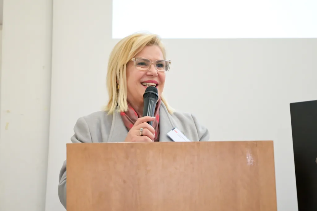 «Φωτεινές» παρεμβάσεις για την ευημερία των παιδιών στο ΤΕΕ ΦΩΤΟ 32 «Φωτεινές» παρεμβάσεις για την ευημερία των παιδιών στο ΤΕΕ ΦΩΤΟ