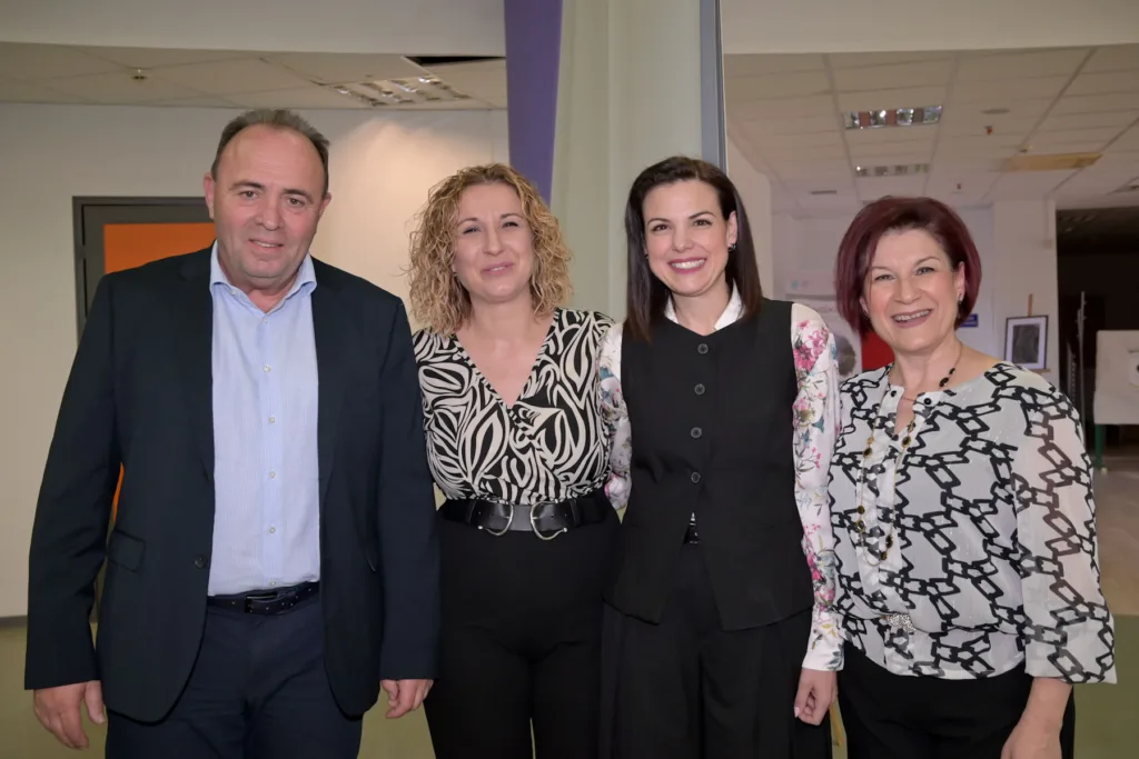 «Γυναίκα: χθες, σήμερα, αύριο. Μια ζωή γεμάτη ρόλους» από το Δίκτυο Μαιών ΦΩΤΟ 37 «Γυναίκα: χθες, σήμερα, αύριο. Μια ζωή γεμάτη ρόλους» από το Δίκτυο Μαιών ΦΩΤΟ