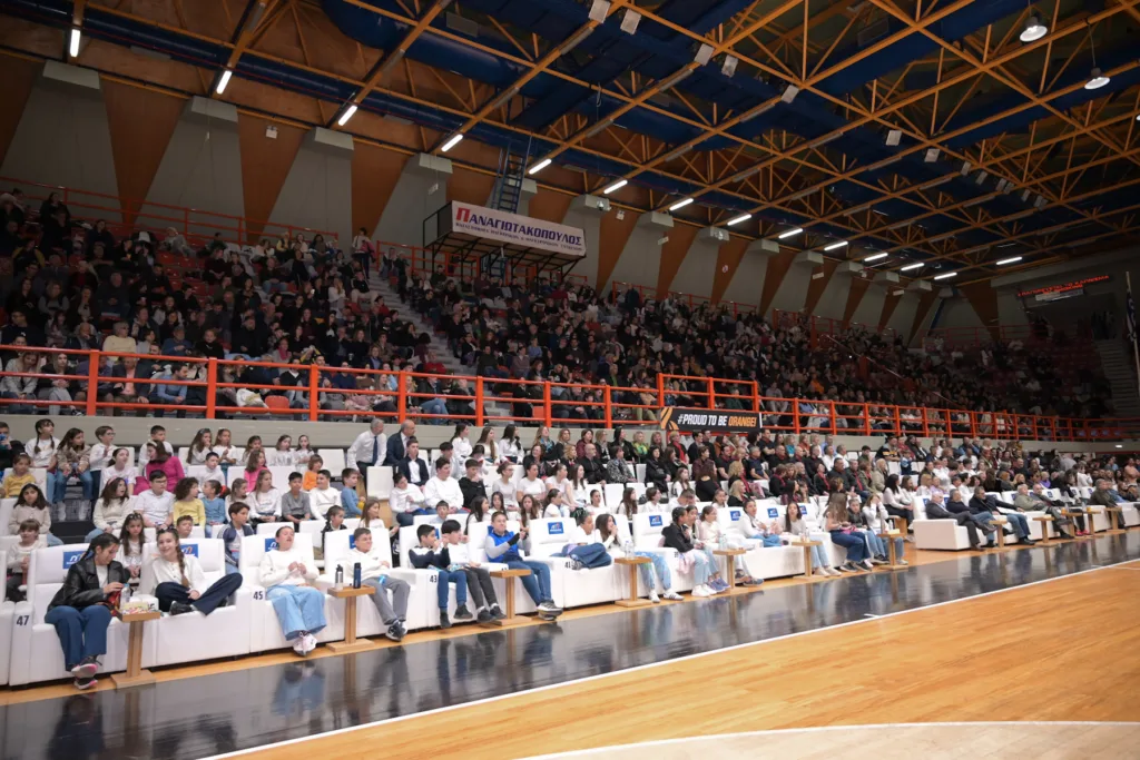 Εξακόσιοι χορευτές υποδέχτηκαν την άνοιξη με χορό στο «Τόφαλος»ΦΩΤΟ