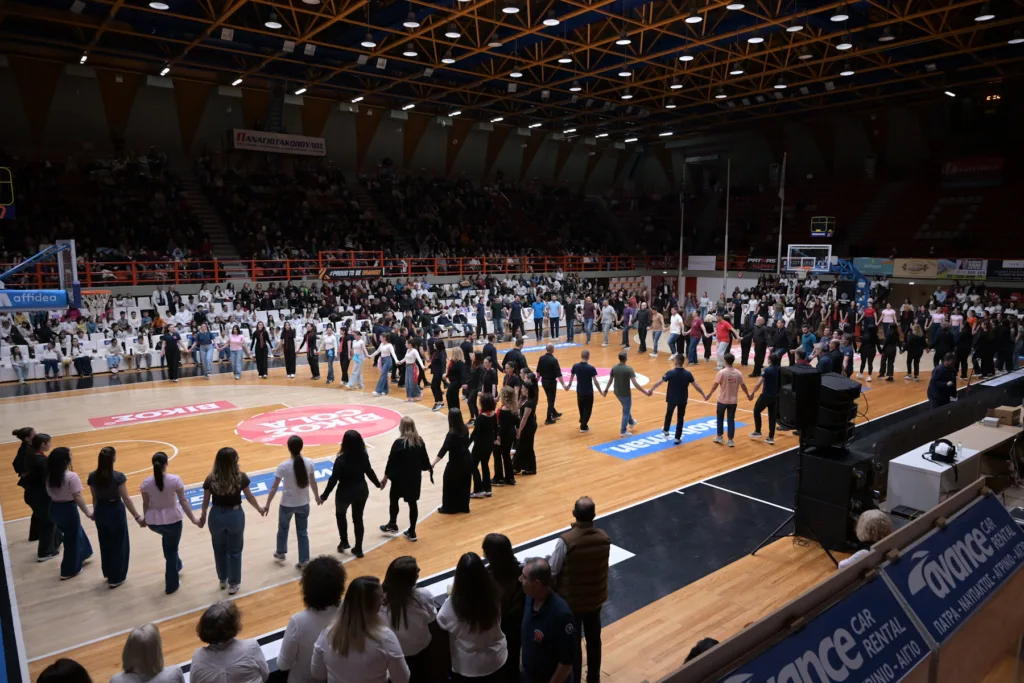 Εξακόσιοι χορευτές υποδέχτηκαν την άνοιξη με χορό στο «Τόφαλος»ΦΩΤΟ