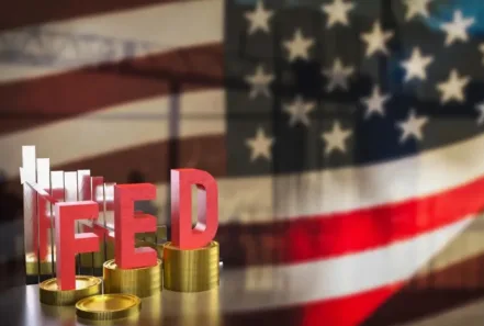 Η Fed διατήρησε εκ νέου αμετάβλητα τα επιτόκια