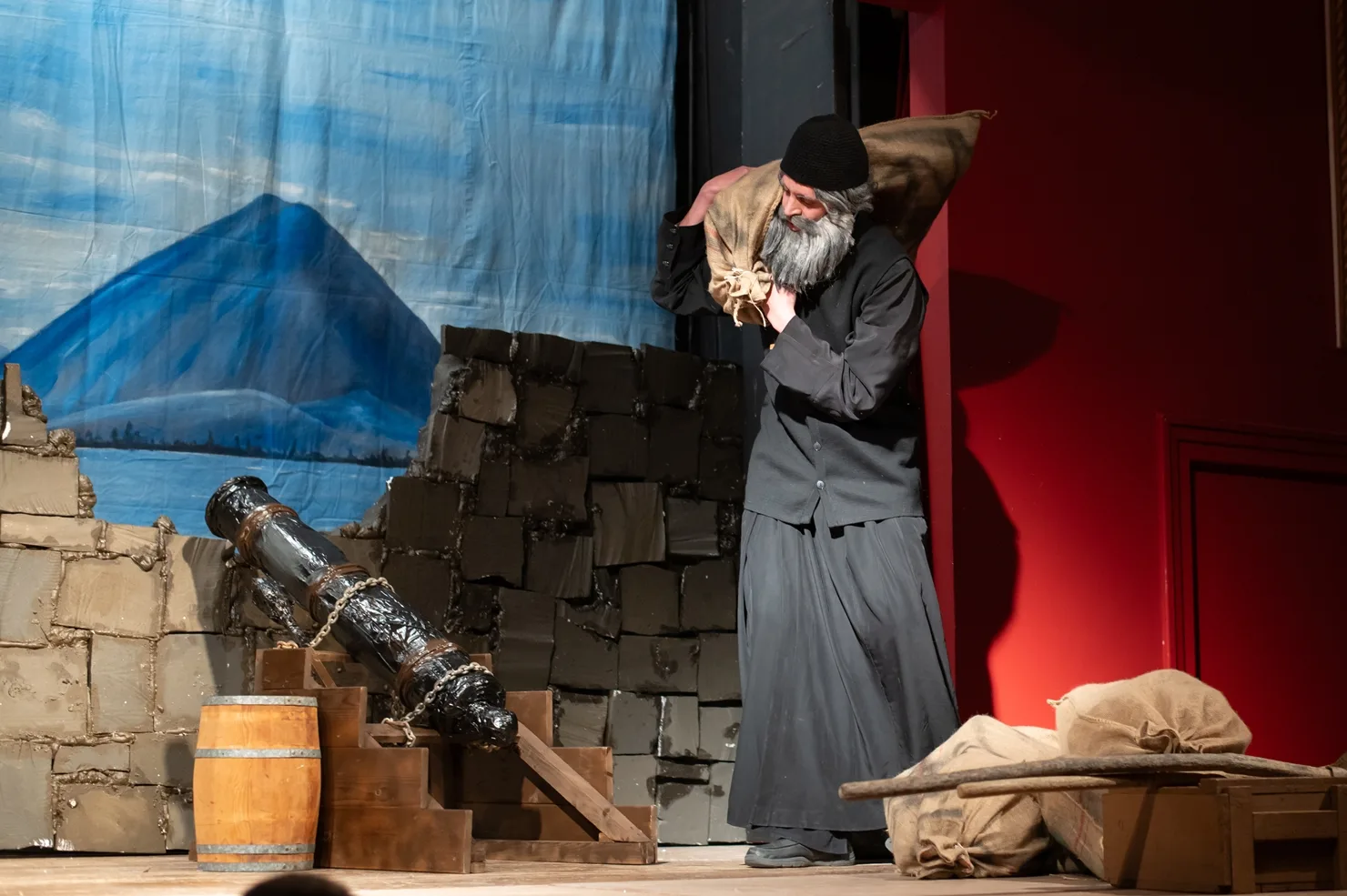 Αφιερωμένη στο «Μεσολόγγι η φετινή θεατρική παράσταση της Χριστιανικής Εστίας Πατρών ΦΩΤΟ