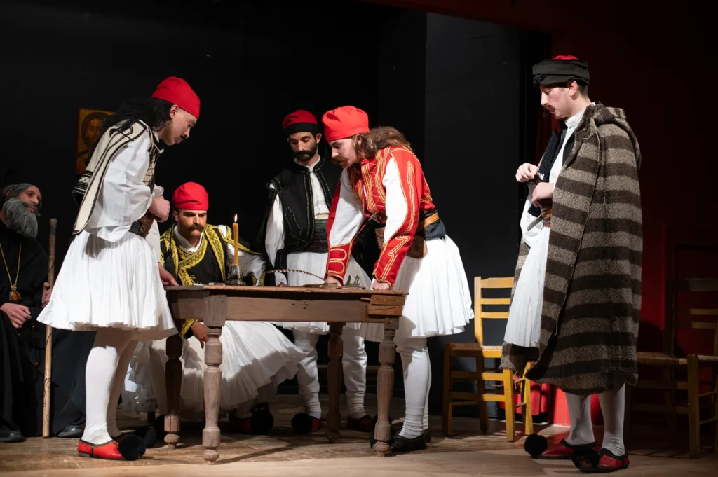 Αφιερωμένη στο «Μεσολόγγι η φετινή θεατρική παράσταση της Χριστιανικής Εστίας Πατρών ΦΩΤΟ