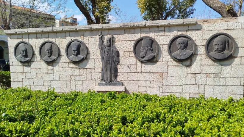 Ο Μητροπολίτης Χρυσόστομος για την αναπαράσταση της ορκωμοσίας από τον Παλαιών Πατρών Γερμανό ΦΩΤΟ