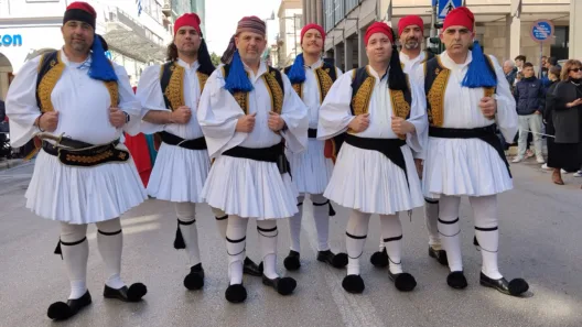 Ο Παγκαλαβρυτινός Σύλλογος Πατρών επικεφαλής της παρέλασης ΦΩΤΟ